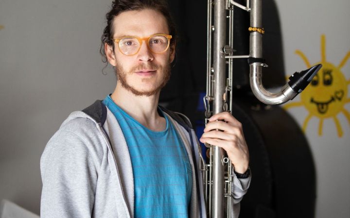 Ihmisiä Lähteellä Max Zenger