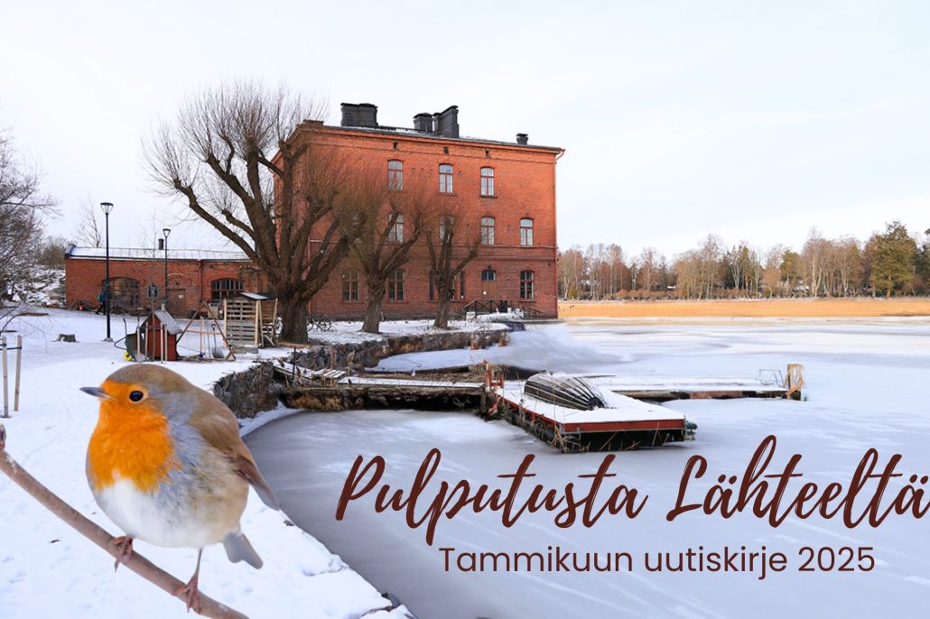 Kuvassa tiilinen Venetsia-rakennus merenlahden rannassa, jäätä ja pikkulintu.