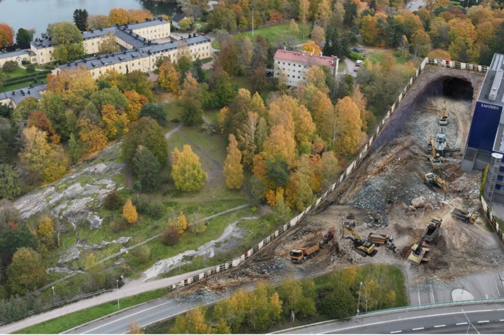 Satamatunnelin työmaasta Lapinlahden puistossa (Klaus Welp).