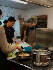 Yesterday, 28th of September, our wonderful Food Without Borders-group met up again at @kulttuuritila_merirasti to cook together with @meri_katja , and this time, the focus was on Vietnamese food! 🍲

Swipe through to see everything the group created 👆