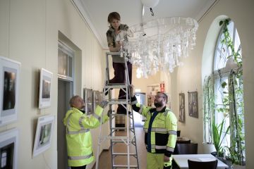 Ihmisiä lähteellä: Sveta Sirin.