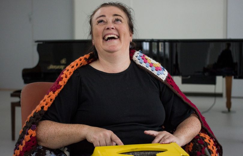 Rakkautta minä kai tarvitsen.