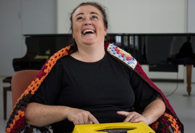 Rakkautta minä kai tarvitsen.