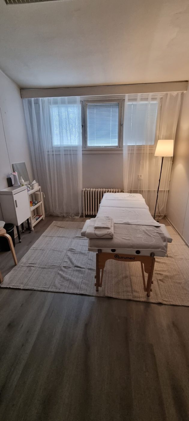 Nine needles acupuncture studio