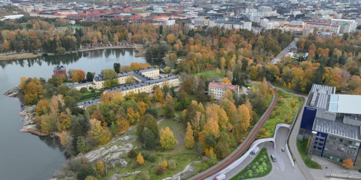 Havainnekuva satamatunnelin ja Länsibaanan sijoittumisesta Lapinlahden puistoon 2024.