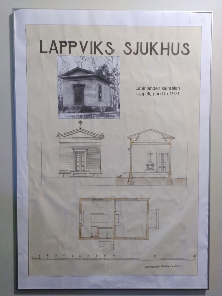 Juliste, jossa on valokuva vanhasta siunauskappelista ja rakennepiirustuksia sen sisä- ja ulkopuolelta