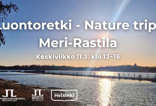 Luontoretki nature trip merirastila retken kansikuva jossa retken aika ja kaupunkiluontokeskuksen miitin ja helsingin logot. Taustakuva on Merirastilan aurinkoiselta rannalta lähellä Rastilan metrosiltaa keväällä 2025