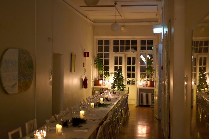 Aleksis Kiven Juhlatila Kuva pikkujoulu asennus