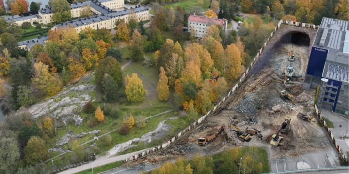 Satamatunnelin työmaasta Lapinlahden puistossa (Klaus Welp).