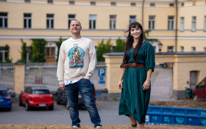 Ihmisiaä Lähteellä John Franzen - Jennifer Ramirez