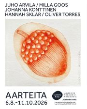 🍄‍🟫Elokuussa Lapinlahden Lähteellä on avautunut peräti neljä upeaa taidenäyttelyä, joista kahden avajaisia vietetään tulevana viikonloppuna. Tervetuloa  myös Aarteita-työpajaan 22.8.

Anna taiteen pysäyttää, koskettaa ja johdattaa meren, luonnon, ihmisyyden ja mielikuvituksen äärelle🧡

NÄYTTELYT:

Autismisäätiön syysnäyttely: Aarteita
6.8.–11.10.
Galleria kirjo, Venetsia-talo
Avoinna la–su klo 12–16
Aarteita-työpaja la 22.8. klo 13–15 & taiteilijatapaaminen la 19.9. klo 14–15. 

Syysnäyttelyssä nähdään Juho Arvilan, Milla Göösin, Johanna Konttisen, Hannah Sklarin ja Oliver Torresin teoksia, joissa seikkaillaan Pokémonien, My Little Ponyjen ja sarjakuvien maailmoissa sekä tutkitaan luonnon yksityiskohtia ja viivataiteen koristeellista estetiikkaa.
---
Joona Möttö: Madonsyöjät
1.8.–31.8.
Kahvila Lähde, 1.krs
Avoinna: ma-la 11–17, su 12–17
Avajaiset: la 22.8. klo 18–20

Madonsyöjät on immersiivinen näyttely, joka rakentaa fiktiivisen kertomuksen 1950-luvulla kadonneesta sukulaisesta ja hänen löytämästään maanalaisesta yhteisöstä. Surrealismia, mielikuvitusta ja lapsuuden tarinoita yhdistävä näyttely esittelee valokuvia ja muuta "todistusaineistoa", joista osa on kuvattu Lapinlahden ullakoilla ja vanhalla ruumishuoneella.
---
Jukka Rapo: Seitsemäs aalto
1.8.–31.8
Galleriakäytävä, 1. krs
Avoinna: ma-la 11–17, su 12–17
Avajaiset: pe 21.8. klo 19–22.

Seitsemäs aalto vie katsojan Itämeren pinnan alle, meren rytmiin ja hiljaisuuteen. Vapaasukeltaen kuvatut valokuvat ja vedenalaiselokuva kutsuvat kokemaan meren sellaisena kuin se tuntuu – valon, liikkeen ja syvän yhteyden kautta. Näyttely ammentaa inspiraationsa Utön karusta ulkosaaristosta.
---
Mikko Kelloniemi: Ruumiillistumia
6.8.–11.9.
Osasto5, 1.krs
Avoinna: ma-la 11–17, su 12–17

Ruumiillistumia on identiteettiä, kehollista intuitiota ja muutosta tutkiva näyttely. Intuitiivisesti syntyneet keraamiset veistokset sekä musteella värjätyt kankaat ja puulevyt tarkastelevat tunteiden, muistijälkien ja läsnäolon muotoutumista fyysisiksi jäljiksi.

SAAVUTETTAVUUS

Lapinlahden päärakennuksen 1. kerrokseen on esteetön kulku Ruoholahden puoleisen sivuoven rampin kautta. Tarvittaessa työntekijät auttavat sinua mielellään💚
