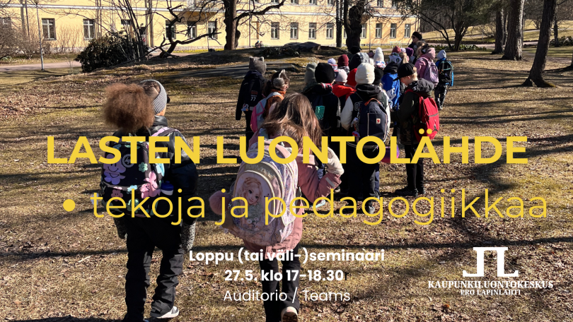 Lapsiryhmä Lapinlahden puistossa reput selässä