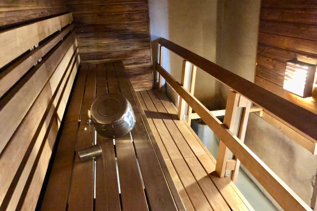 Kuva saunan lauteista