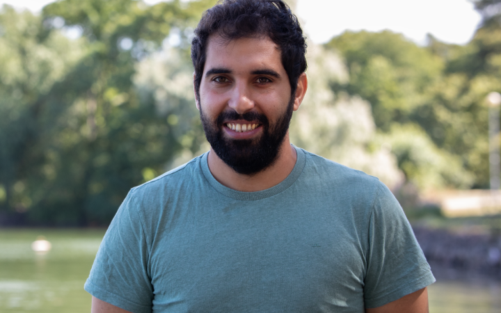 ihmisiä Lähteellä Alaa Altamimi